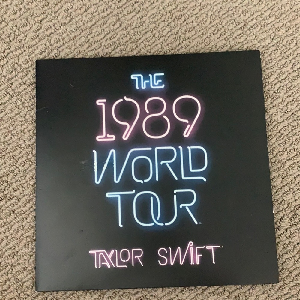 TAYLOR SWIFT The 1989 World Tour Litho Set